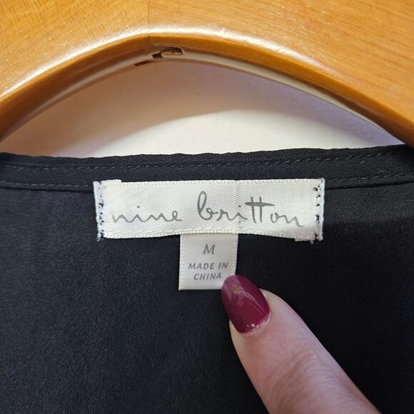 Nine Britton Black Long Sleeve Blouse Size M Scalloped Neckline Mature Office - Picture 4 of 9